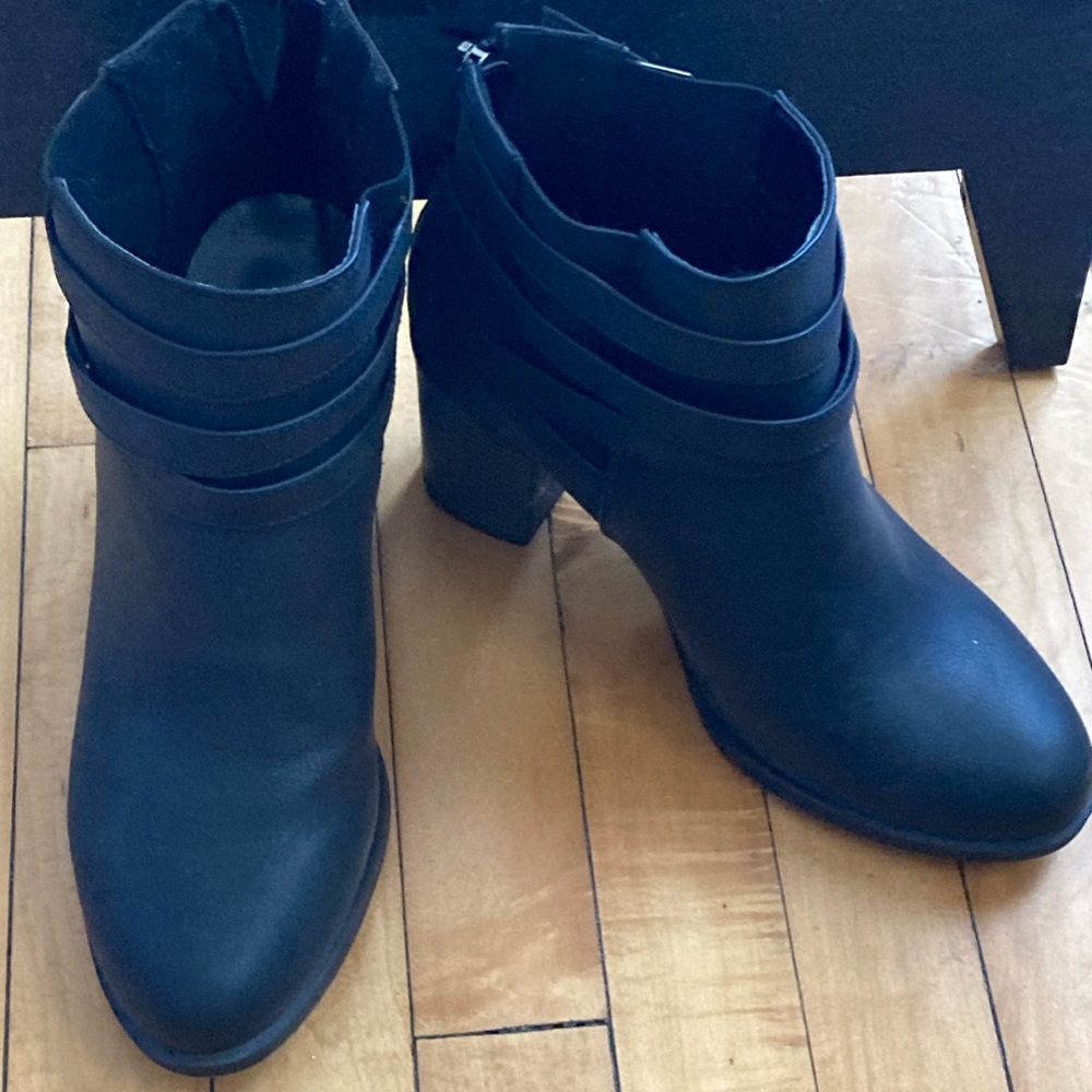 Boots - Picture 2 of 4